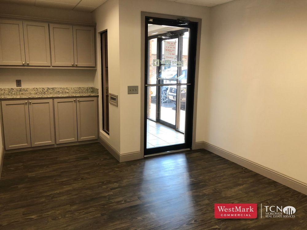 Remodeled Office Suite for Lease : 8207 Ithaca Ave, Lubbock, TX 79423